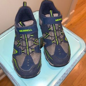 Merrell Trail Chaser (boys size 4.5)